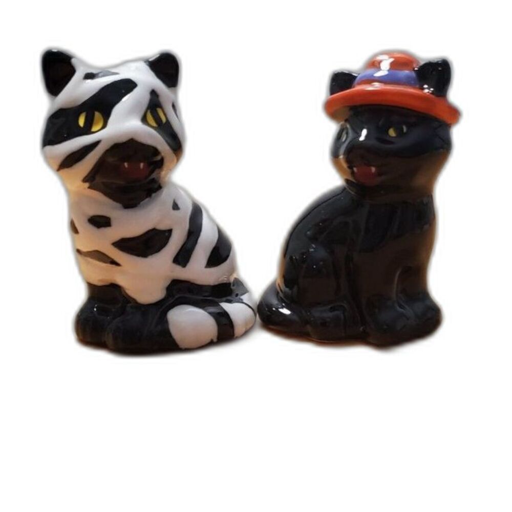 Scary Cat Mini Salt and Pepper Shakers for Halloween